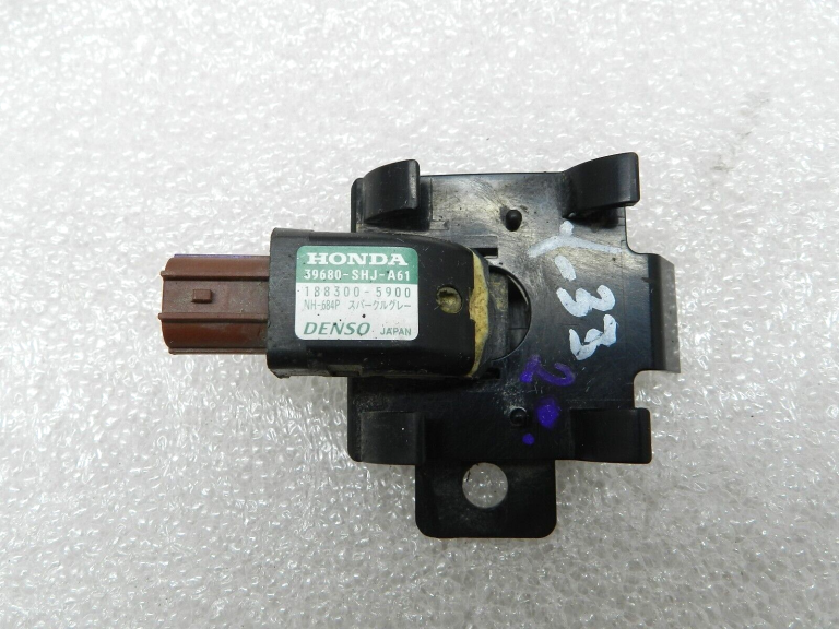 Honda CRV MK3 oriģinālais parkošanās palīgs sensors 3QU 188300-5900
