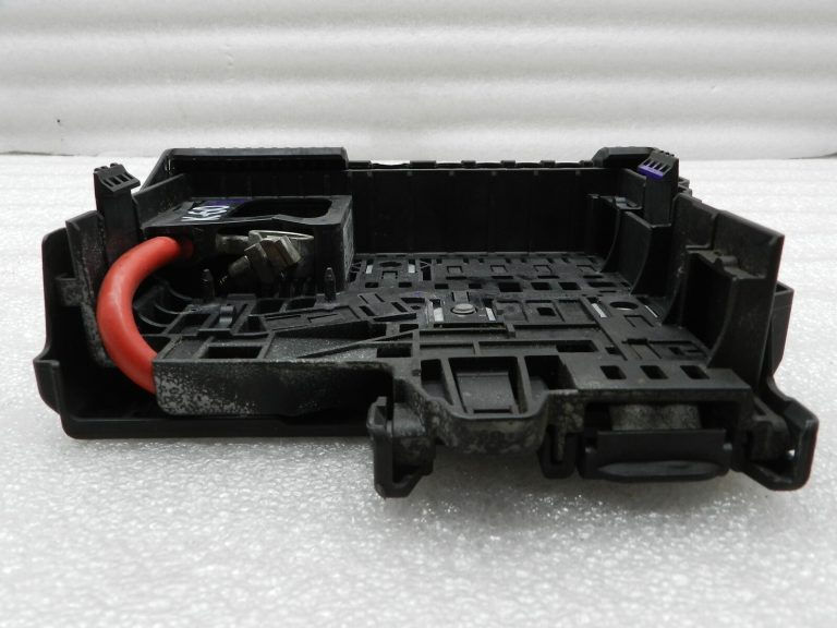 Opel Corsa D Meriva B Oriģinālā drošinātāju kārba centrālā elektrība
