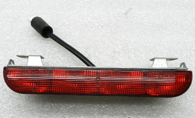 Mitsubishi Colt trešā bremžu gaisma