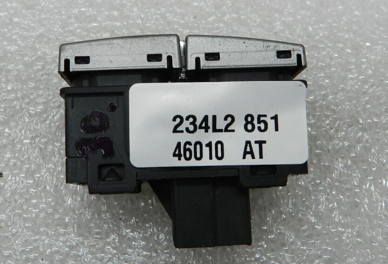 Ford Kuga I oriģinālā avārijas signāluguns 9v4t-13a350-aa