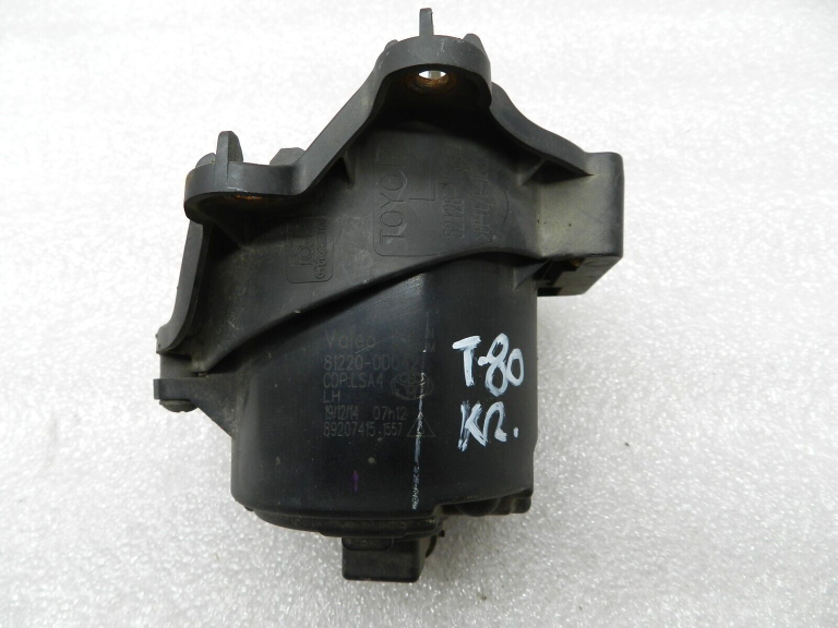 Toyota Avensis T27 oriģināls miglas lukturis Lunks 81220-0D042