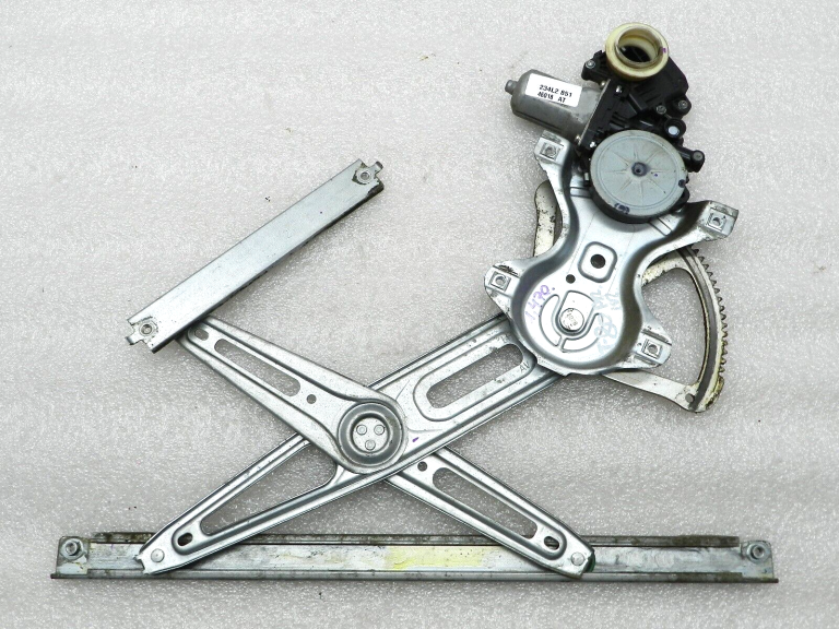 Toyota Avensis T27 Oriģinālais logu regulators priekšējais kreisais