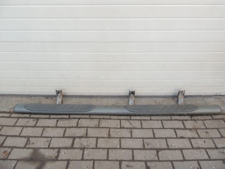 Nissan Navara II D40 DOUBLE CAB sānu apmales kreisā + labā 96100EB10A