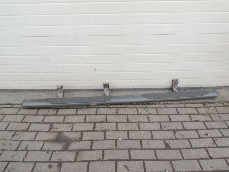 Nissan Navara II D40 DOUBLE CAB sānu apmales kreisā + labā 96100EB10A