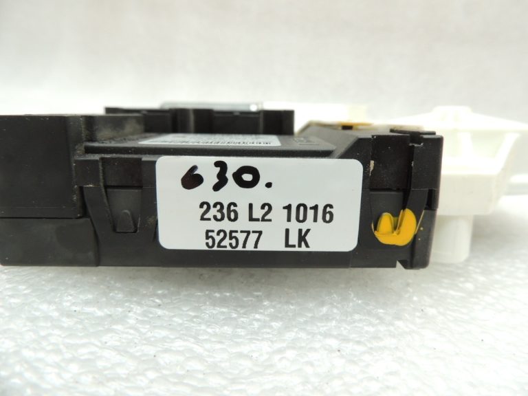 VW Tiguan 5N Logu regulatora motora durvju vadības bloks priekšējais labais 5N0959702E