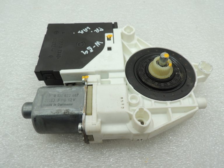 VW Tiguan 5N Logu regulatora motora durvju vadības bloks priekšējais labais 5N0959702E