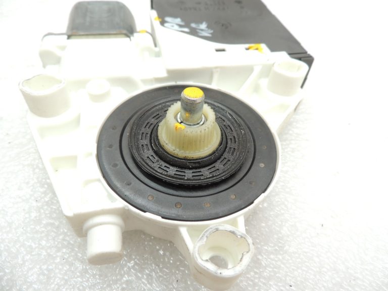 VW Tiguan 5N Logu regulatora motora durvju vadības bloks priekšējais kreisais 5N0959701E