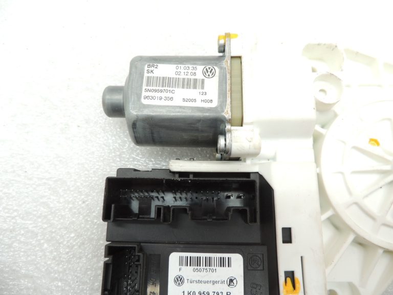 VW Tiguan 5N Logu regulatora motora durvju vadības bloks priekšējais kreisais 5N0959701E