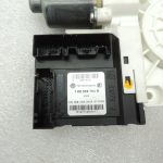 VW Tiguan 5N Logu regulatora motora durvju vadības bloks priekšējais kreisais 5N0959701E