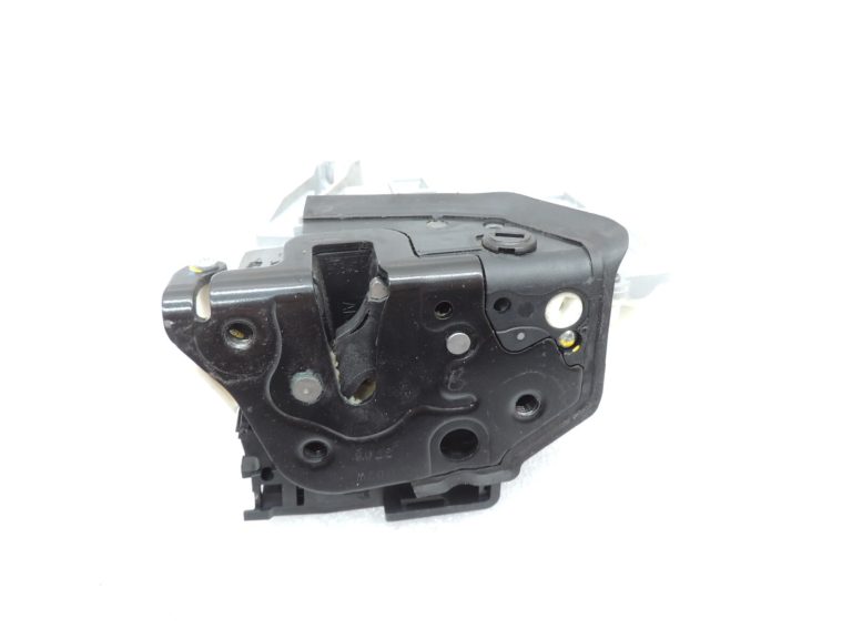 VW Tiguan 5N Passat B6 B7 B7 Aizmugures labās puses durvju slēdzene 3C4839016A