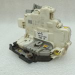 VW Tiguan 5N Passat B6 B7 Durvju slēdzene priekšējā kreisā 3C1837015A