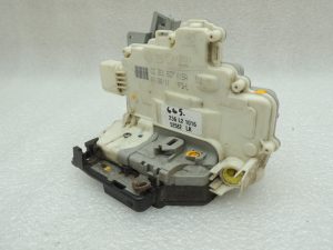 VW Tiguan 5N Passat B6 B7 Замок двери передней левой 3C1837015A