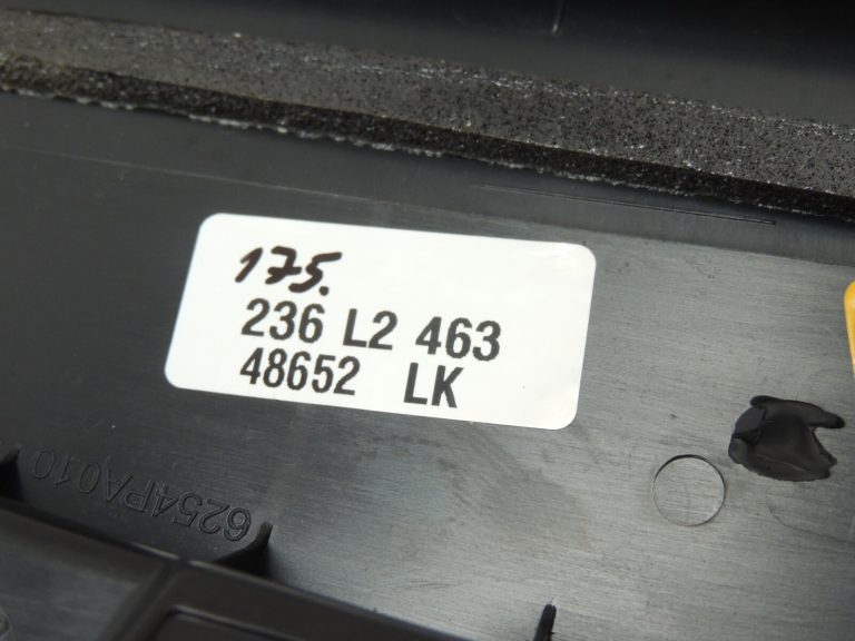 Opel Insignia B Aizmugurējās kreisās durvju līstes ārējais vāks 13463934