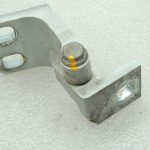 Alfa Romeo Giulietta 940 296 BIANCO GHIACCIO Labās puses augšējā durvju eņģe 50525345