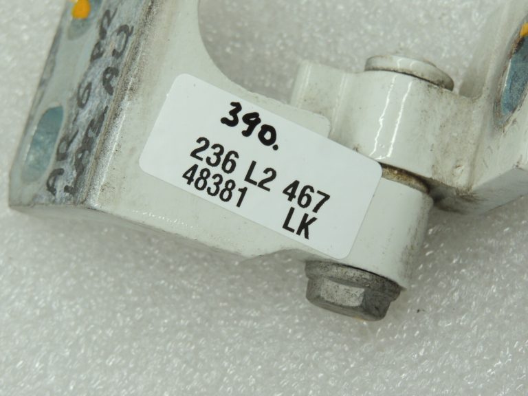 Alfa Romeo Giulietta 940 296 BIANCO GHIACCIO Labās puses augšējā durvju eņģe 50525345