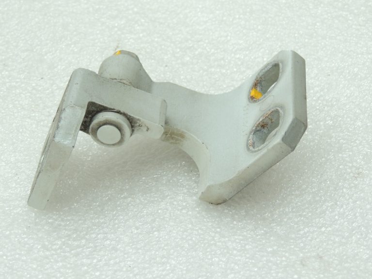 Alfa Romeo Giulietta 940 296 BIANCO GHIACCIO Kreisā augšējā durvju eņģe 50525347