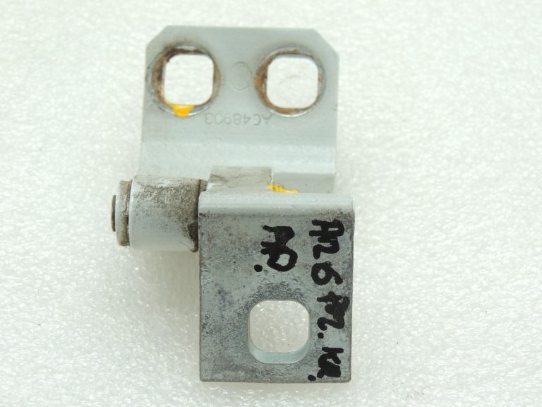 Alfa Romeo Giulietta 940 296 BIANCO GHIACCIO Kreisais apakšējais durvju šarnīrs 50525348