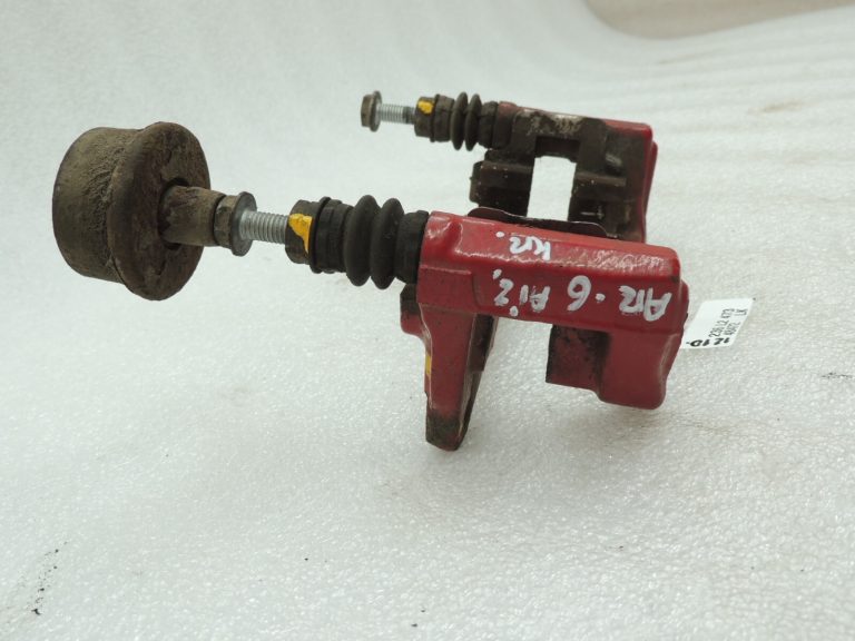 Alfa Romeo Giulietta 940 Aizmugurējais kreisais labais bremžu suporta kronšteins 77364524