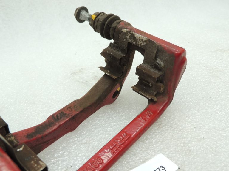 Alfa Romeo Giulietta 940 Aizmugurējais kreisais labais bremžu suporta kronšteins 77364524