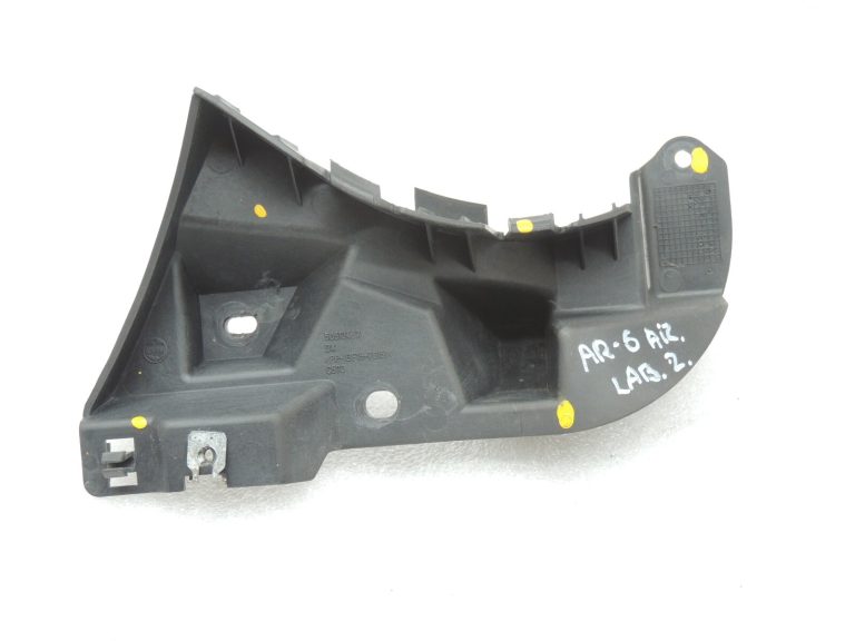 Alfa Romeo Giulietta 940 Aizmugurējā bampera kronšteins Labais 50516051 50513487