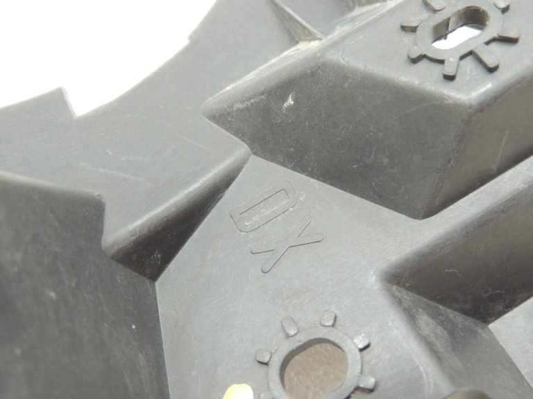 Alfa Romeo Giulietta 940 Aizmugurējā bampera kronšteins Labais 50516051 50513487