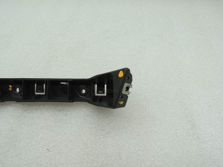 Alfa Romeo Giulietta 940 Aizmugurējā labā bampera kronšteins 50513705 50513485