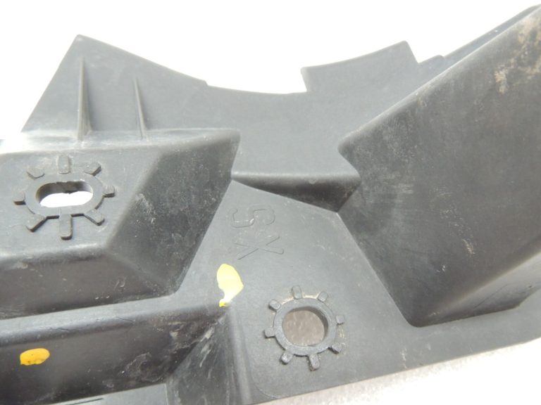Alfa Romeo Giulietta 940 Aizmugurējā bampera kreisās puses kronšteins 50513488 50516052