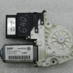 VW Touran 1T Logu regulatora motors Aizmugurējā loga labā puse
