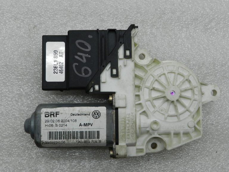 VW Touran 1T Logu regulatora motors Aizmugurējā loga labā puse
