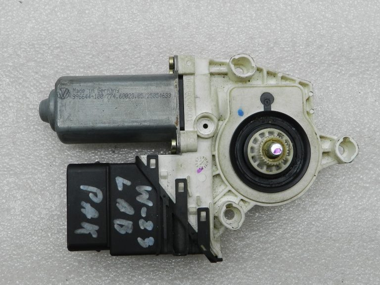 VW Touran 1T Logu regulatora motors Aizmugurējā loga labā puse