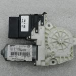 Skoda Octavia VW oriģināls logu regulatora motors aizmugurējā labajā pusē