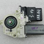 Skoda Octavia VW oriģināls logu regulatora motors aizmugurējā labajā pusē