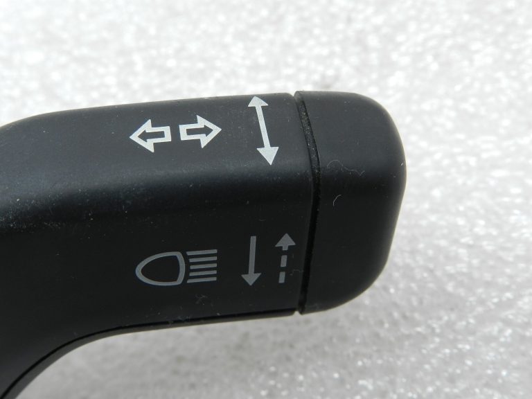 Opel Meriva A oriģināls stūres kolonnas slēdža indikators 9185413