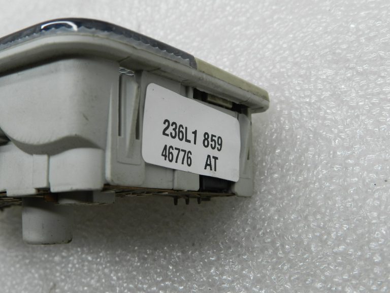 Skoda Octavia VW Seat oriģināls salona apgaismojums ziloņkaula krāsā