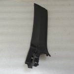Skoda Superb III 3V kombi D-pilona apakšējā labā vāka melns 3V9868224A
