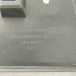 Skoda Superb III 3V kombi D-pilona apakšējā labā vāka melns 3V9868224A