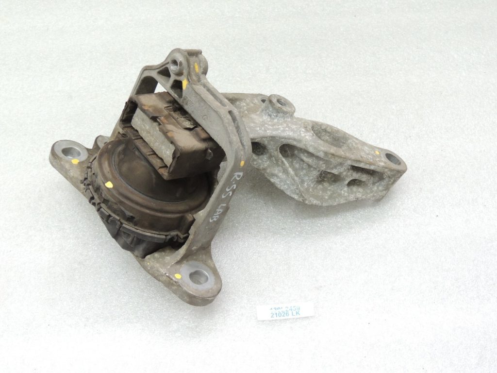 Renault Trafic III 1.6DCi Vivaro B Dzinēja stiprinājums pa labi 113752598R 93868345
