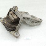 Renault Trafic III 1.6DCi Vivaro B Dzinēja stiprinājums pa labi 113752598R 93868345