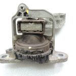 Renault Trafic III 1.6DCi Vivaro B Dzinēja stiprinājums pa labi 113752598R 93868345