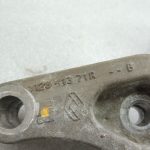 Renault Trafic III 1.6DCi Vivaro B Dzinēja stiprinājums pa labi 113752598R 93868345