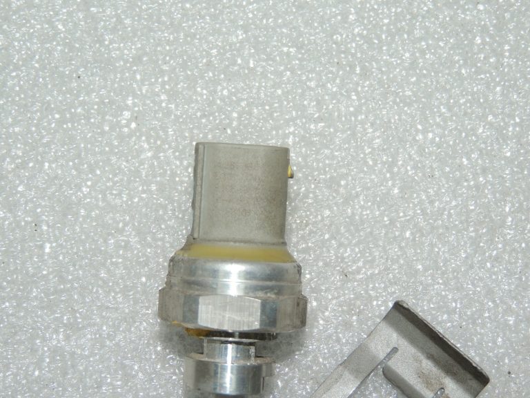 Renault Trafic III 1.6D 107kw Vivaro B Spiediena sensors Izplūdes spiediena sensors 223650901R