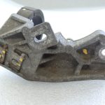 Renault Trafic III Vivaro B papildu ūdens sūkņa kronšteins 144C07329R 93450189