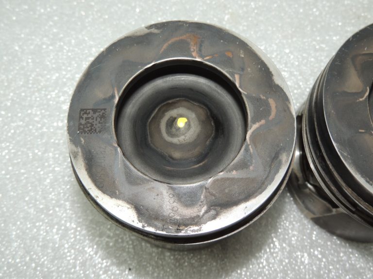 BMW F10 F10 F11 F20 E90 N47T N47D20C Dīzeļdzinēja virzuļa 11257810755 7810755