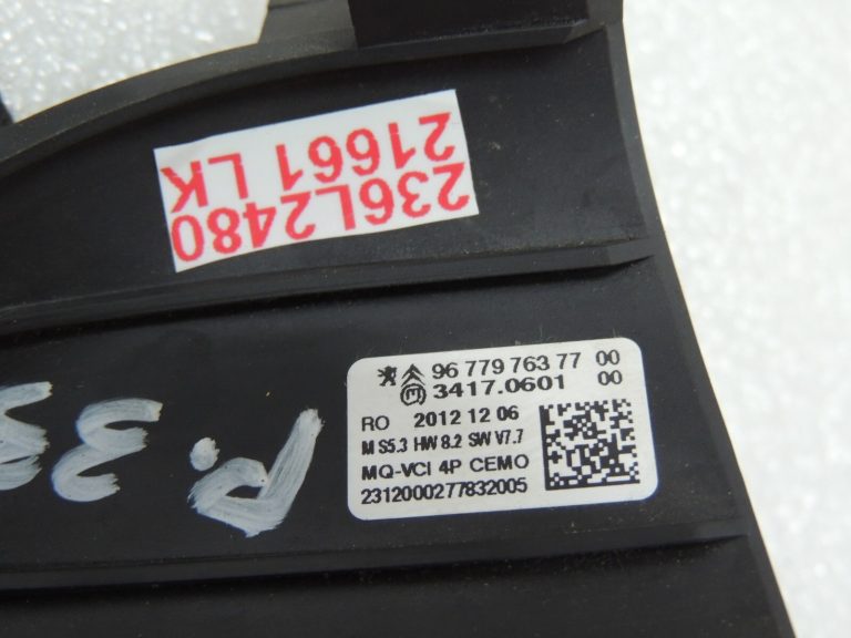 Peugeot 508 Stūres kruīza vadības slēdzis 9677976377 Kruīza vadības slēdzis