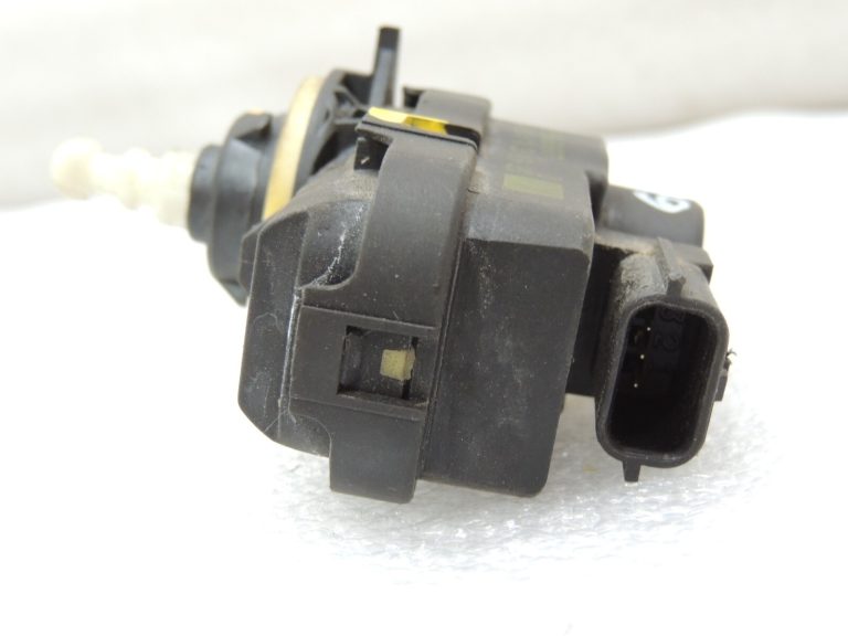 Peugeot 508 priekšējo lukturu servomotors priekšējo lukturu izlīdzināšanai 89056887 6224S7