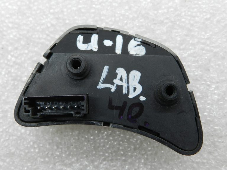 Kia Ceed oriģināls tālvadības stūres rats 967101H2001S