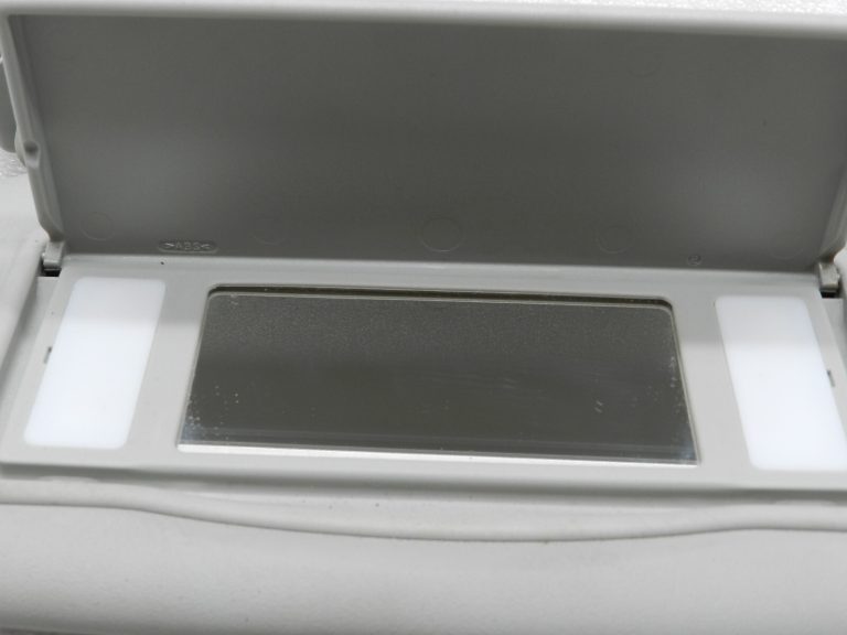 Nissan Qashqai oriģinālais saules aizsarglīdzeklis kreisais 96401JD040
