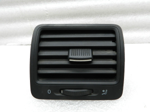 VW Golf V oriģinālā gaisa ventilācijas caurule labajā pusē 1K0819704D