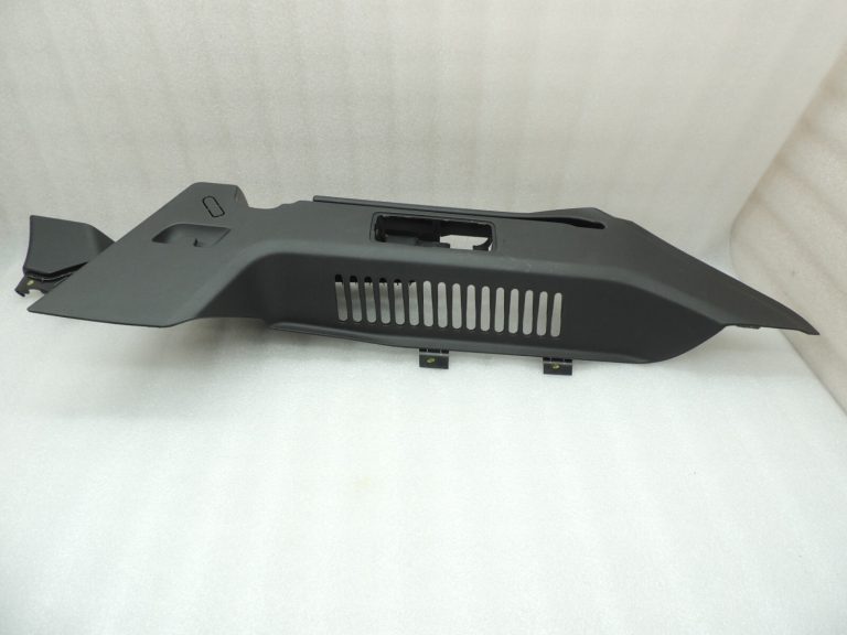 Seat Cupra Leon KL8 bagāžnieka pārsegs labajā pusē 5FE867762A4PK