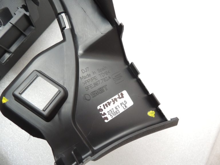 Seat Cupra Leon KL8 bagāžnieka pārsegs labajā pusē 5FE867762A4PK